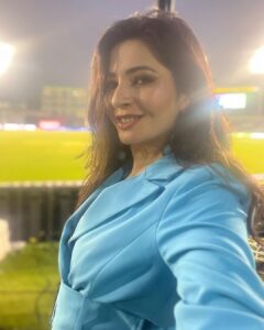 Shonali Nagrani Instagram - Shonali in Mohali :) #CHANDIGARH
Styled by : @shayal
#sherepunjabT20 #chandigarh #t20cricket #host #presenter #pca #cricket #livecricket #stars-ports