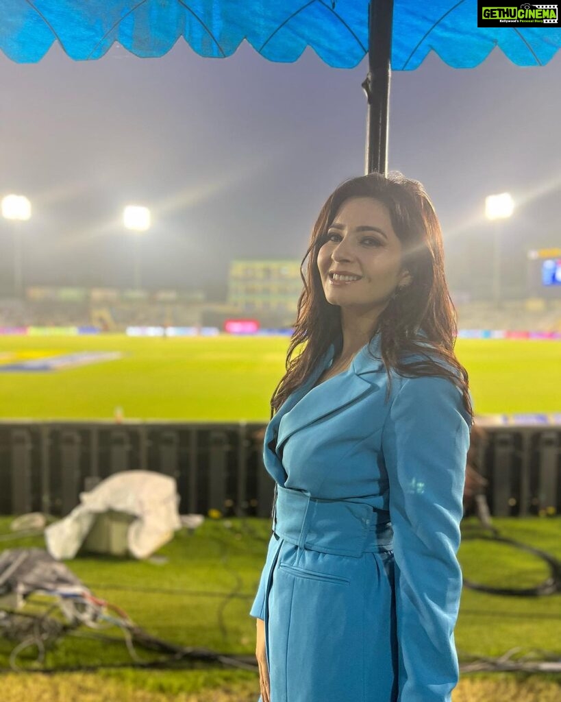 Shonali Nagrani Instagram - Shonali in Mohali :) #CHANDIGARH Styled by : @shayal #sherepunjabT20 #chandigarh #t20cricket #host #presenter #pca #cricket #livecricket #stars-ports