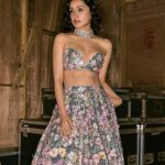 Shraddha Kapoor Instagram - Shine like ________? @rahulmishra_7 @fdciofficial @hyundaiindia @shraddha.naik @nikitamenon1 @tarun_kalyani