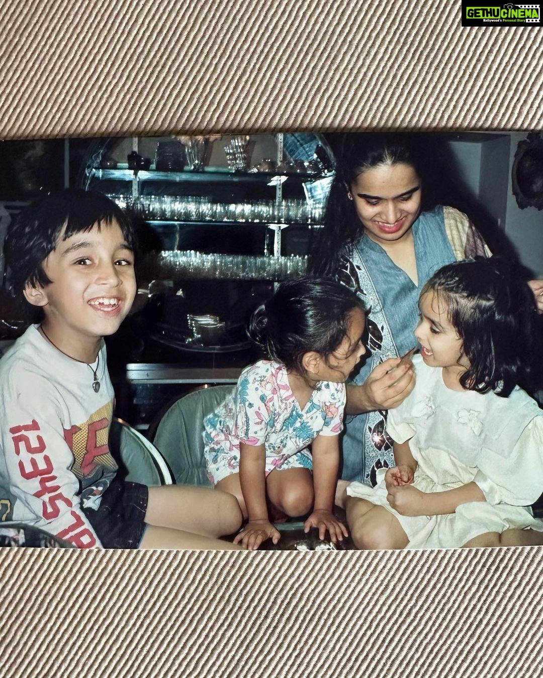 Shraddha Kapoor Instagram - On YOUR birthday, Ive decided to put a pic of ME being fed cake muaaaaahahahah 😏 And this isn’t even a throwback from YOUR bday. It’s from Mommy’s muaaaahahahaaaaaa 😈 Happy Birthday Bhaiya @siddhanthkapoor I O U ❤️❤️❤️