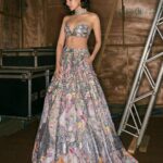 Shraddha Kapoor Instagram - Shine like ________? @rahulmishra_7 @fdciofficial @hyundaiindia @shraddha.naik @nikitamenon1 @tarun_kalyani