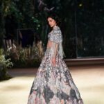 Shraddha Kapoor Instagram - Shine like ________? @rahulmishra_7 @fdciofficial @hyundaiindia @shraddha.naik @nikitamenon1 @tarun_kalyani