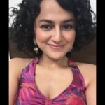 Shraddha Srinath Instagram - April dookie 1. Melukote, outside the famous puliyogare place. 2. Nanjangud. I just like this pic. We were at Mysore for the long weekend in April. It was supposed to be a chill weekend. But we ended up visiting 3 temples no less. Very chill 🙃 3. Post audition gleeee 4. Good hair day 5. Golden hour but more importantly I need a pedicure 6. 😘😘😘 food glorious food 7. New sunscreen. 10/10 8. My Clark Kent disguise 9. Sunrise at Uppada 10. Context: I was at a party when my friends started discussing Imran Khan, the Indian actor. Now one of my friends says that his favourite film of imran is Gori Tere Pyar Mein, to which I quietly told everyone that Gori Tera Pyar Mein was the first film i ever acted in (uncredited, I think) (this was 2012-13. I was still in college but I would audition for ads and such) Anywayyy so next thing I know my friend has started playing the movie and has skipped to the good part ahahah and this was me prepping everyone for my blink and you'll miss it role (look at me saying "Imran" like we're first name basis friends). My part came and they all freaking erupted. Okay maybe I erupted first hehe. But their reaction was precious. Caveat - I kept saying old guy in the end - I meant old gentleman. Where's your manners Shraddha .