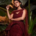 Shraddha Srinath Instagram – Goddess energy for 2023 

Photos @kalyanyasaswi 
Make up @makeupbysalonij 
Hair @kammarishivarajchary 
Styled by @rochelledsa @anishagandhi3 
Assisted by @_m.a.h.i._ @baharberii
Outfit @amitgt_officialpage 
Accessories @karishma.joolry
Managed by @vidhyaabreddy Hyderabad