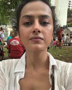 Shraddha Srinath Instagram - Went to an amusement park after what felt like a a hundred years. Jolly. Went on the Mummy ride and screamed out "MUMMMYYYYY” and instantly realised the humour in it. Went for a very nice Peranakan cuisine dinner. Exquisite. Ate so much street food. Tried a bite of durian mousse too. I've now joined the anti durian forces. Went for three days of the grand prix. Unforgettable. It was hot and a lot of beer was consumed. I forgot my sunglasses back in India so I had to buy an overpriced merch cap and picked the F1 logo cap because that's as non committal as it gets. Hey, I'm here for the sport. A girl is allowed to take her time to pick a team no? I want to marry @danielricciardo though. The stories of my love for him are famous. There was beer on the rainy days too, did I mention? Speaking of the rain, the devil himself descended upon us in the form of torrential rains ooooffff. Everyone was wearing white shoes and everyone went home weeping. People were falling all over the place thanks to the slush. I WATCHED @westlife LIVE! Those who do not share my enthusiasm for Westlife can please go stand in one corner. Teenage Shraddha is beaming. I watched the Black eyed peas too but Westlife is what made me so happy. The last picture of me standing under that warning sign is so funny. I laughed and laughed and laughed. Sunscreen was worn on all the days. This is my Singapore dump. Thank you for reading this far.