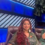 Shreya Ghoshal Instagram – Three exhausting audition days later, we have found absolutely 🔥BLAZING talent🔥 for #IndianIdol14, and also gone slightly mad in the process!! 😆

Loving shooting with Her Majesty Maharani Gupluwanti Devi @shreyaghoshal again and with @kumarsanuofficial too! (Seeing a new side to him like never before! He has NO filter! 😆😆😆) 

#IndianIdol14 airs from Oct 7 every Sat/Sun at 8pm on Sony TV.