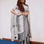 Shreya Ghoshal Instagram – Saat suron mein mohe sajaya.. 🎶

Outfit: @ushabagri_label
Jewellery: @azotiique
Stylist: @stylebysaachivj
Team: @styledbynikinagda @sanzimehta777