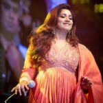 Shreya Ghoshal Instagram – Pagle se dil ne yeh kya kiya 🧡
Outfit: @petticoat_lane_
Jewellery: @azotiique
Stylist: @stylebysaachivj
Team: @styledbynikinagda @sanzimehta777
Photographer- @prasanta_kumar_sur_photography