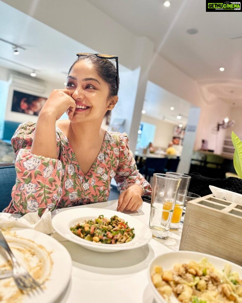 Shritha Sivadas Instagram - Carbie not a #barbie 🤷‍♀️ coz food makes me happy 😃 #foodie #instamood #randomclick #happytummy #withfavouritepeople 📸: @hemanthmenon @ramyanambessan French Toast