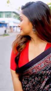 Shritha Sivadas Instagram - ❤️❤️❤️ Dop @rizwanmechoth Editing @asviinn @maxxocreative @maxxo_celebrity @vikas.vks.makeupartist @byhand.in @ayshashamna