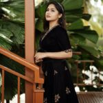 Shritha Sivadas Instagram – Mua @jo_makeup_artist
Photography @kunjippaaru
Costume @prakrithi_by_ramya
Styling @stylestoriesbypriyanka
Videography @_shutter__bug
@yedukrishnan._
Jewellery @meralda.jewels
Camera Assiatant @kedarhist_
Location @crowneplazakochi Crowne Plaza Kochi