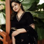 Shritha Sivadas Instagram – Mua @jo_makeup_artist
Photography @kunjippaaru
Costume @prakrithi_by_ramya
Styling @stylestoriesbypriyanka
Videography @_shutter__bug
@yedukrishnan._
Jewellery @meralda.jewels
Camera Assiatant @kedarhist_
Location @crowneplazakochi Crowne Plaza Kochi