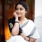 Shritha Sivadas Instagram - Onam ✨✨ Photography @rizwanmechoth MUAH : @sreegeshvasan_makeupartist Concept &styling : @anooparavindh2020 Special thanks @maxxocreative #onam # traditional