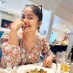 Shritha Sivadas Instagram – Carbie not a #barbie 🤷‍♀️ 
coz food makes me happy 😃 

#foodie #instamood #randomclick #happytummy #withfavouritepeople 
📸: @hemanthmenon  @ramyanambessan French Toast
