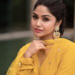 Shritha Sivadas Instagram – 🌼🌼🌼
📸 @_shutter__bug @yedukrishnan._ 
MUAH: @jo_makeup_artist 
Styling @stylestoriesbypriyanka 

 

#instagood #instadaily #instagram #yellow #photoshoot #photo #photography #fashionista #styling #makeupartist