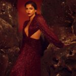 Shriya Pilgaonkar Instagram – 🍷 

Shot by @tejasnerurkarr 
Styled by @shreejarajgopal 
HMU @natasha_mathias_ 
Assisted by @makeupbykinnari 
Wearing @nirmooha