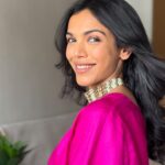 Shriya Pilgaonkar Instagram – The Dyson Airwrap Multistyler is my go-to ! 💗Fun and easy to use and there’s so many different ways to style your hair using the tools ! 

#DysonIndia#DysonHair#DysonAirwrap#gifted