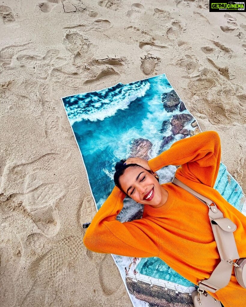 Shriya Pilgaonkar Instagram - Cold beach + hot ricotta pancakes🍓🌊 And a whole lotta love for @z.osullivan @sydneyfixerandbeyond @sydney @australia #australia #Bondi @bondibeach #Ausis Sydney, Australia