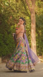 Shriya Pilgaonkar Instagram - हमको मिली हैं आज, ये घड़ियाँ नसीब से जी भर के देख लीजिये हमको क़रीब से