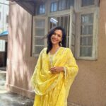 Shriya Pilgaonkar Instagram - Modak , Majja , Memories MORYA In @shopmulmul #Ganeshchaturthi #Indian #Yellow