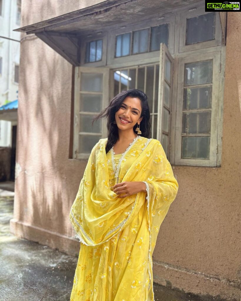 Shriya Pilgaonkar Instagram - Modak , Majja , Memories MORYA In @shopmulmul #Ganeshchaturthi #Indian #Yellow