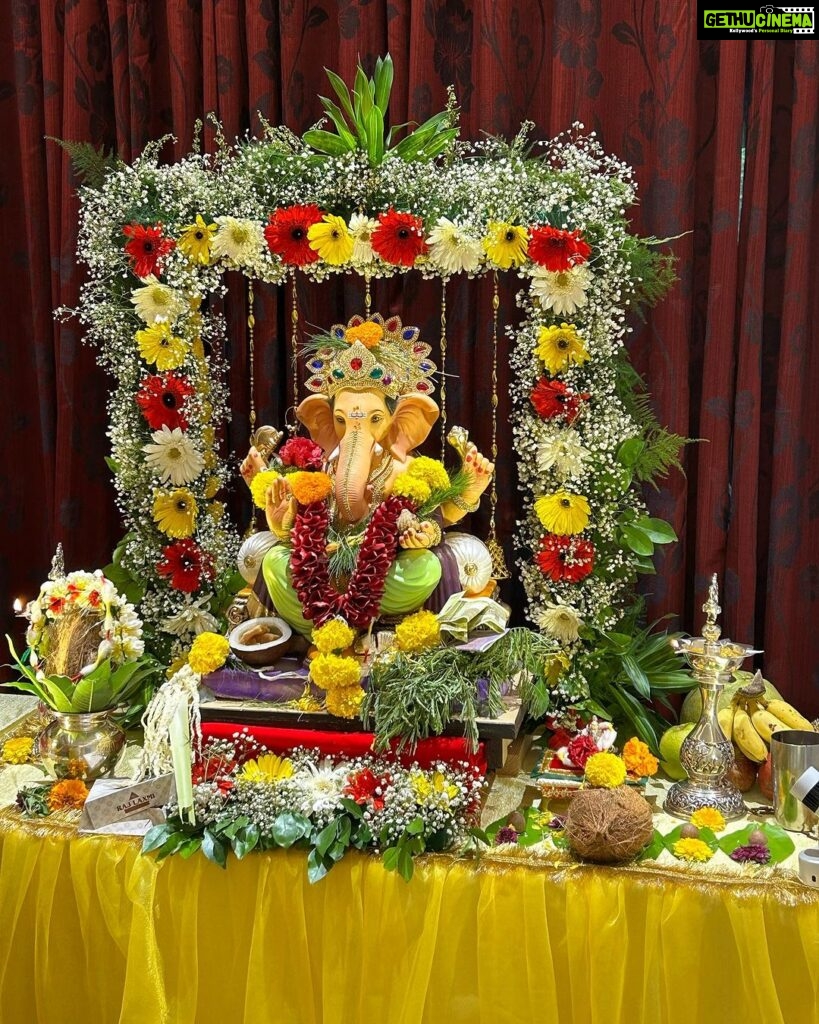 Shriya Pilgaonkar Instagram - Modak , Majja , Memories MORYA In @shopmulmul #Ganeshchaturthi #Indian #Yellow