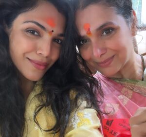 Shriya Pilgaonkar Instagram - हे देवा तुझ्या दारी आलो गुणगान गाया तुझ्या इना मानसाचा जन्म जाई वाया हे देवा दिली हाक उद्धार कराया आभाळाची छाया तुझी, समिंदराची माया मोरया … मोरया … मोरया … मोरया …🙏🏼
