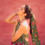Shriya Pilgaonkar Instagram – 🌺
 #ShriyaXTorani
Wearing @toraniofficial
Photo & film courtesy @filambyatg 
Hair @ranthlei_maria @bkcad
Make up @rawat_anita13
