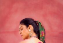 Shriya Pilgaonkar Instagram - 🌺 #ShriyaXTorani Wearing @toraniofficial Photo & film courtesy @filambyatg Hair @ranthlei_maria @bkcad Make up @rawat_anita13