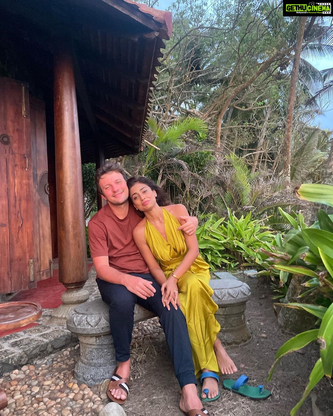 Shriya Saran Instagram - Thank you for an amazing birthday @niraamayawellnessretreats @gtholidays.in Memories made for life