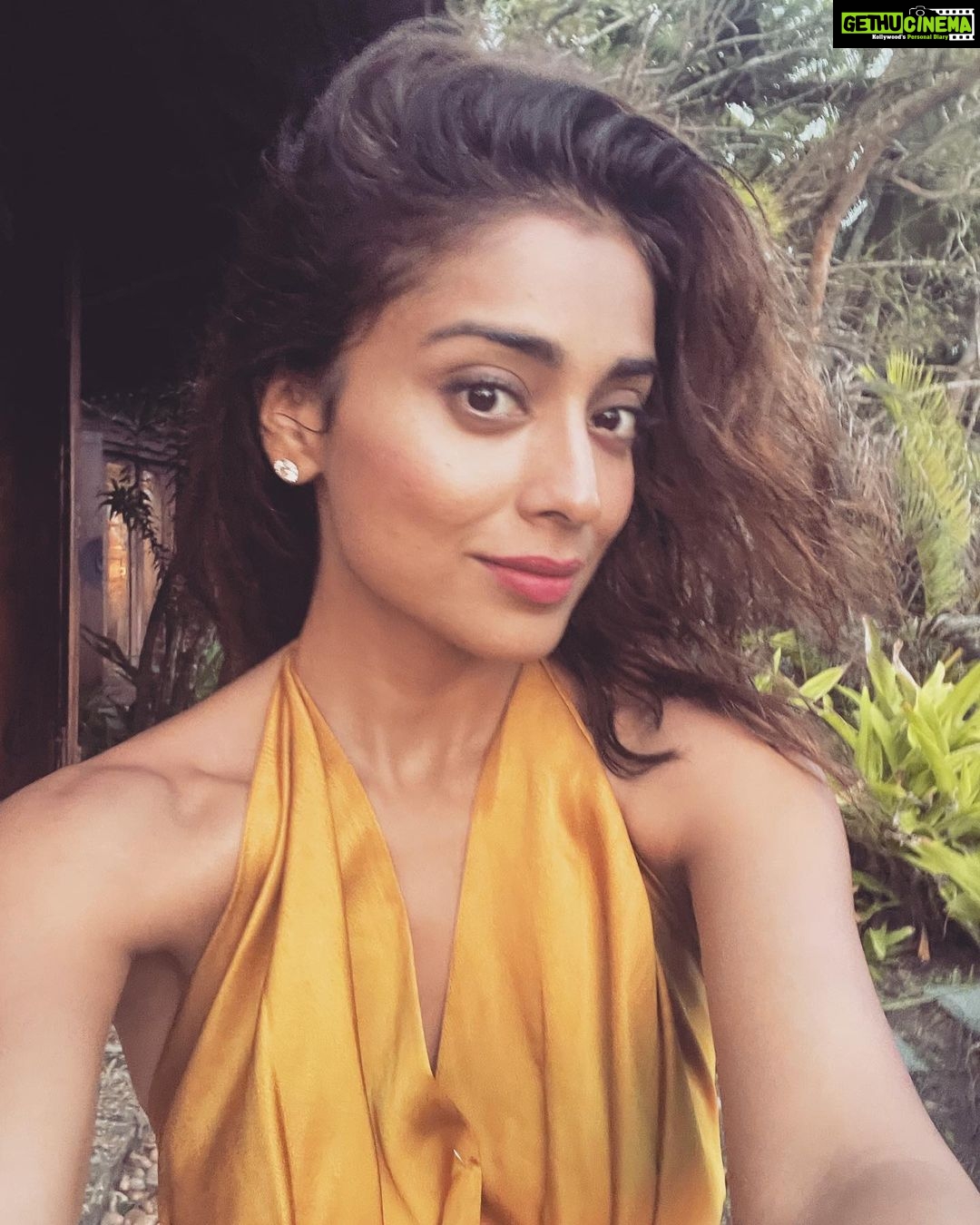 Shriya Saran Instagram - Thank you for an amazing birthday @niraamayawellnessretreats @gtholidays.in Memories made for life