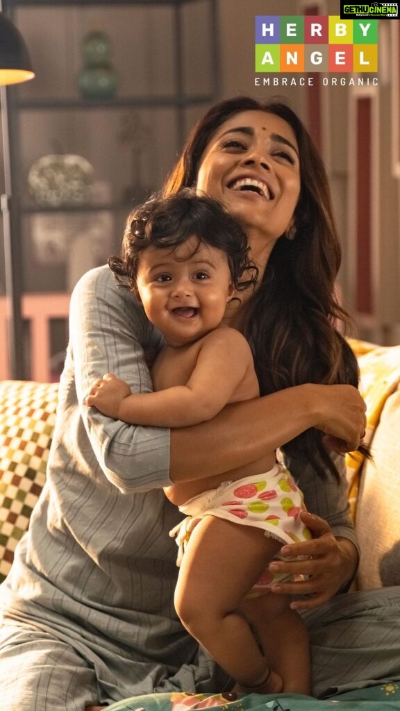 Shriya Saran Instagram - Being a mother, nothing matters more to me than my precious one's well-being, that's why I trust Herby Angel’s Bala Ashwagandhadi Baby Body Massage Oil. This remarkable elixir combines 23 organic herbs with essential vitamins, minerals, and whey protein, all in a non-greasy formula. It strengthens baby's bones and muscles and supports healthy brain development while deeply nourishing their precious skin, leaving it soft and supple. ✨ Give your baby nature’s purest care with Bala Ashwagandhadi Baby Body Massage Oil.🌿 HerbyAngel #SabsePureSabseSafe #EmbraceOrganic #babymassageoil #ayurveda #BabyCare #NaturalGoodness #momlife