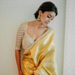 Shriya Saran Instagram - Shot by @deepak_vijay_photography For @vrk_heritage store launch Blouse @sithara_kudige Saree @vrk_heritage
