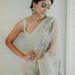 Shriya Saran Instagram - Love simplicity of this gorgeous saree . Shot by @deepak_vijay_photography Make up @makeupbymahendra7 For @prideindiaawards Wearing one of my fav @jayantireddylabel