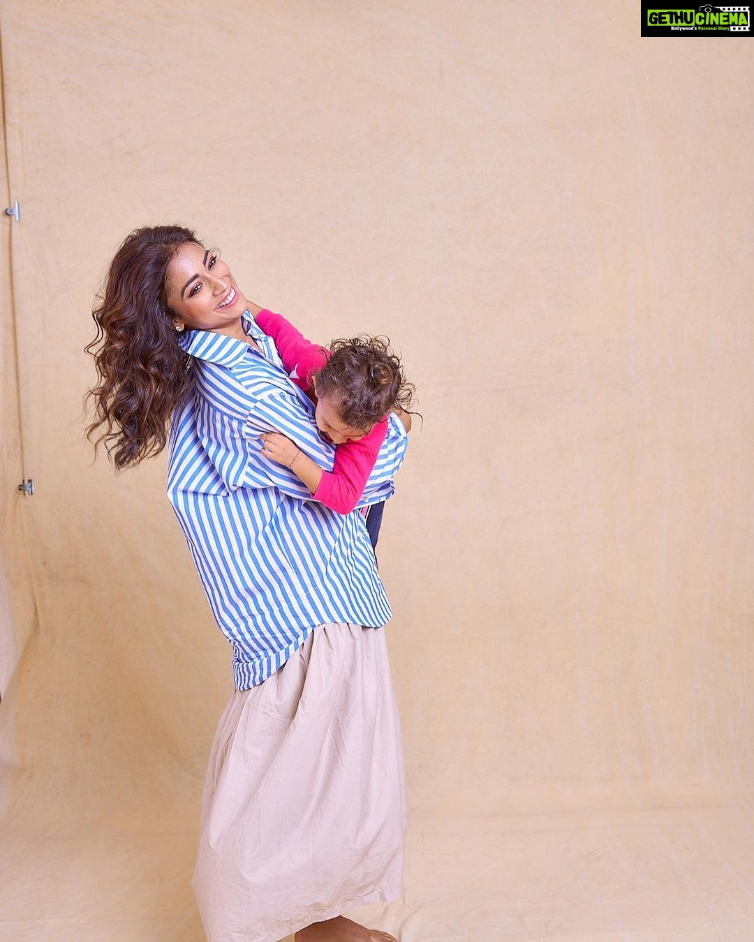 Shriya Saran Instagram - My world , Grateful Shot by @akshay_26