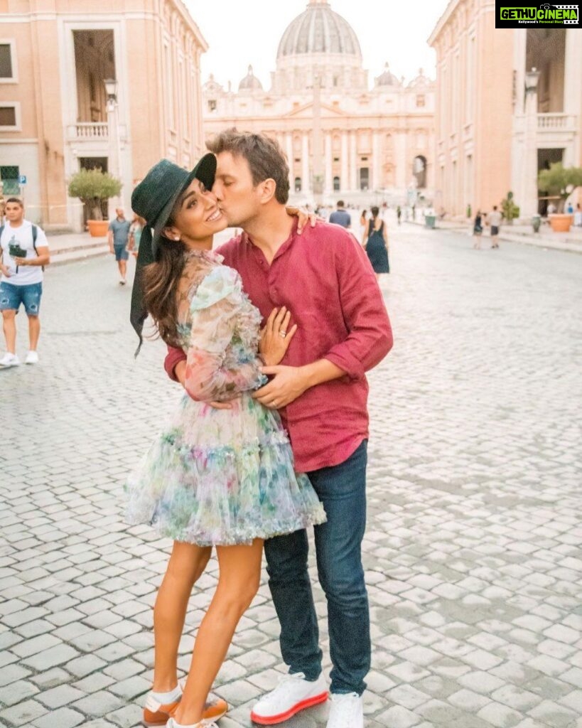 Shriya Saran Instagram - Kiss in rome , @gtholidays.in @andreikoscheev @_sajju_23_