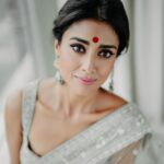 Shriya Saran Instagram – Shot by @deepak_vijay_photography 
Makeup @makeupbymahendra7 
Wearing amazing @jayantireddylabel