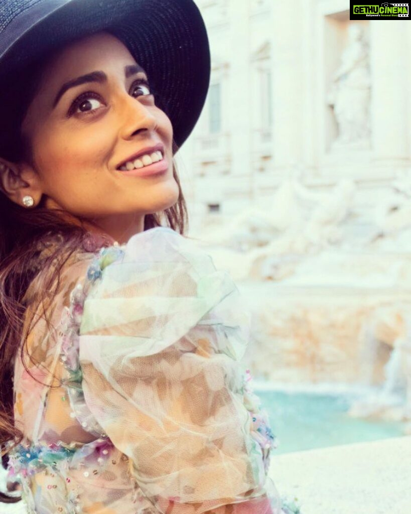 Shriya Saran Instagram - Love rome , time and time again @gtholidays.in Foraging sure every detail was taken care of . From the airport pick up, to hotels ! Eye to detail is amazing . Thank you @gauriandnainika
