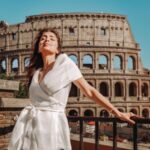 Shriya Saran Instagram - @gtholidays.in you guys are amazing . Rome was fun because of you guys . Thank you …. @gauriandnainika