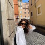 Shriya Saran Instagram - Just like that in Rome , Thank you @gtholidays.in for an amazing holiday . You guys are amazing …. Every thing done so perfectly .!!!!! Spoiled me for life