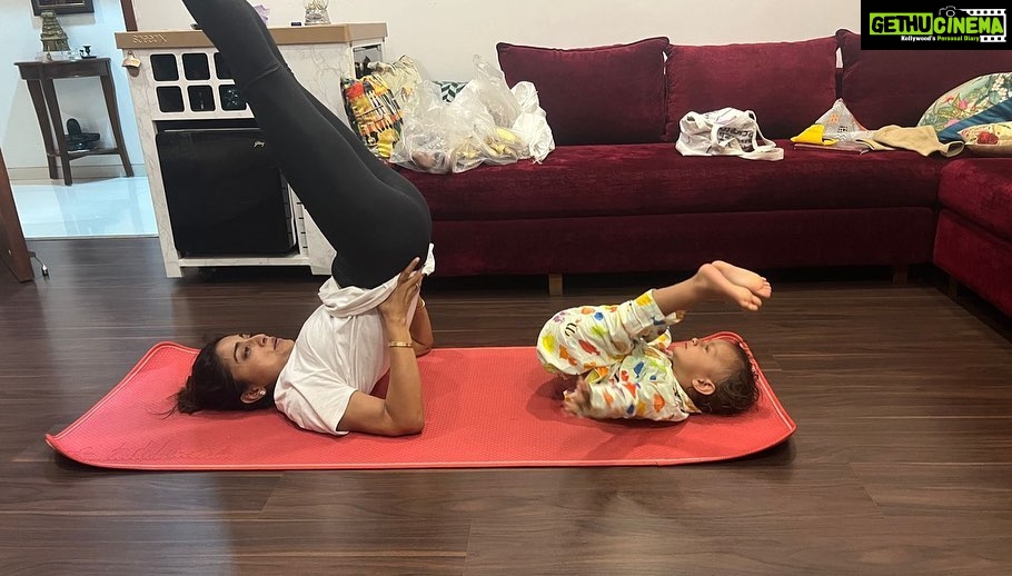 Shriya Saran Instagram - Happy yoga day Thank you @vinod.bijalwan Yoga is very important part of my life . Grateful that I learned it from my mom , now from @vinod.bijalwan Thank you @sarvayogastudios for always inspiring . @amritmahotsav