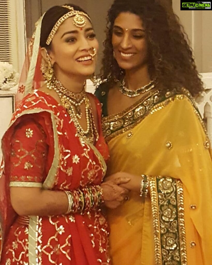 Shriya Saran Instagram - Happy birthday to @vasukipunj You are amazing : You have a heart filled with kindness love and empathy . You are crazy some times …. Proper mufat( always say what’s in your heart ) True friend ,great host , You don’t care for what people say or think but do what love makes you do . Although you like to believe that you think from your brain , but I believe that you are ruled by your heart . To many more fun memories , Stay happy and blessed …. P.s third picture was clicked by me