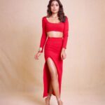 Shriya Saran Instagram - Thank you @sukritigrover For styling me for @samsoniteindia Jewellery @bblinggbymeghana wearing @minerali_store Jewellery- @bblinggbymeghana @minerali_store Shot by @akshay_26 Make up @makeupbymahendra7 Hair @yogitasheth96