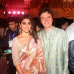 Shriya Saran Instagram - Thank you @mieknathshinde ji for inviting us for Ganapathi puja . Grateful , blessed . @andreikoscheev Photo courtesy @snehzala @vrk_heritage @sithara_kudige @payalsinghal