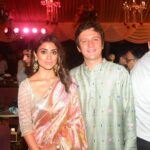 Shriya Saran Instagram - Thank you @mieknathshinde ji for inviting us for Ganapathi puja . Grateful , blessed . @andreikoscheev Photo courtesy @snehzala @vrk_heritage @sithara_kudige @payalsinghal