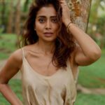 Shriya Saran Instagram – @shriya_saran1109 ❤️
📸 @nithinparameswarpl @kalyanaramensweddings
Styling @revathyjayanbabu
Crew @aanand_lal @akhil.gp @amal_jyothi_ @dop_manu_mampally
