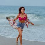 Shriya Saran Instagram – Ocean makes me happy
@niraamayawellnessretreats
@gtholidays.in
@nithinparameswarpl
@payalsinghal