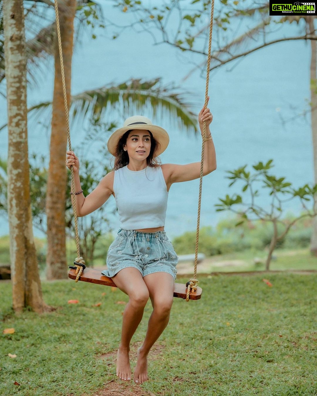 Shriya Saran Instagram - Happiness @niraamayawellnessretreats @gtholidays.in @nithinparameswarpl