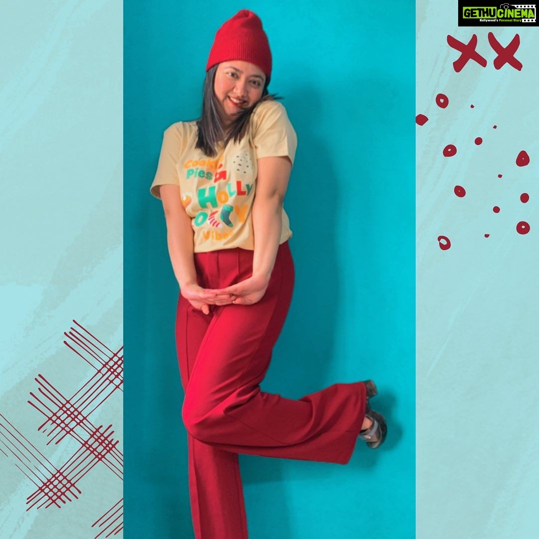 Shriya Sharma Instagram - Getting into the holiday spirit early with this festive collaboration! 🎄🎅 Three months 'til Christmas and I couldn't wait to rock this cheerful t-shirt. Who's ready for the most wonderful time of the year? 🎁❄️ @thegossipstoreofficial #CountdownToChristmas #FestiveCollab