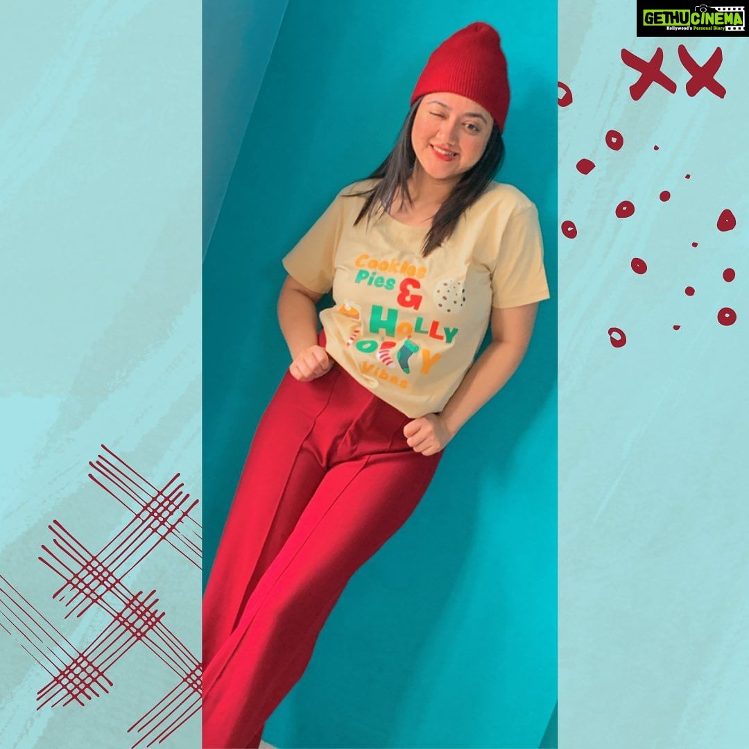 Shriya Sharma Instagram - Getting into the holiday spirit early with this festive collaboration! 🎄🎅 Three months 'til Christmas and I couldn't wait to rock this cheerful t-shirt. Who's ready for the most wonderful time of the year? 🎁❄️ @thegossipstoreofficial #CountdownToChristmas #FestiveCollab